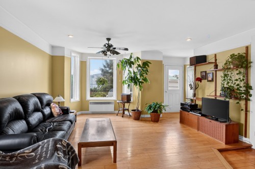 Salon - 692  - 698 7E Rue, Shawinigan, QC - Indoor Photo Showing Living Room