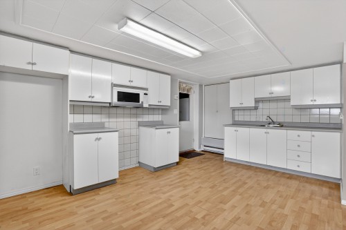 Cuisine - 692  - 698 7E Rue, Shawinigan, QC - Indoor Photo Showing Kitchen With Double Sink