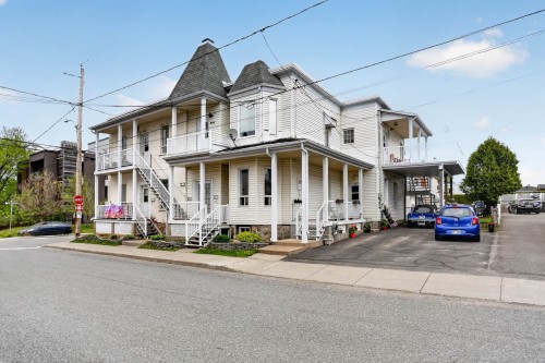 Façade - 692  - 698 7E Rue, Shawinigan, QC - Outdoor With Facade