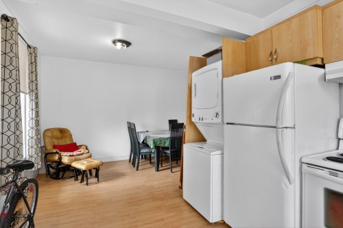 Cuisine - 692  - 698 7E Rue, Shawinigan, QC - Indoor Photo Showing Laundry Room