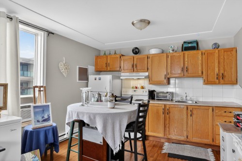 Cuisine - 692  - 698 7E Rue, Shawinigan, QC - Indoor Photo Showing Kitchen