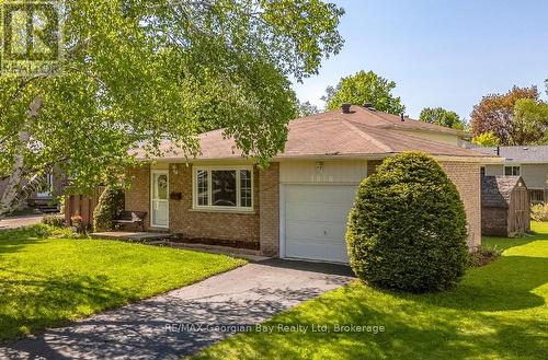 1010 Glen Eagles Crescent, Midland, ON - Outdoor