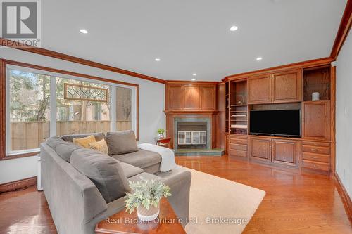 6366 Miller'S Grove, Mississauga (Meadowvale), ON - Indoor Photo Showing Living Room With Fireplace