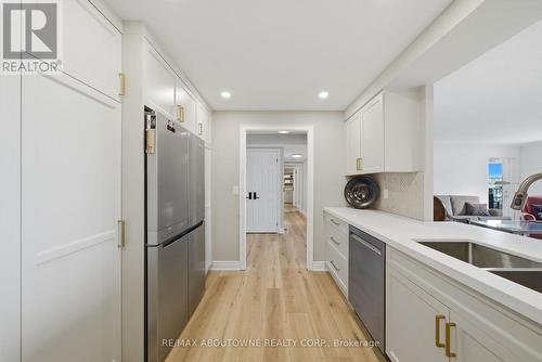 606 - 442 Maple Ave. Avenue, Burlington, ON - Indoor Photo Showing Kitchen With Double Sink
