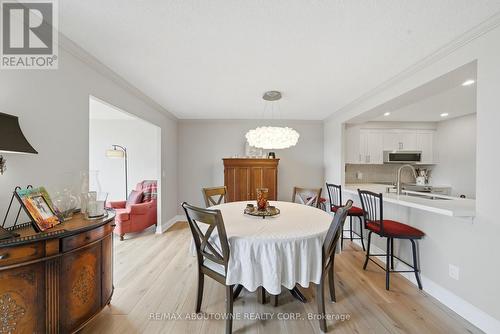 606 - 442 Maple Ave. Avenue, Burlington, ON - Indoor Photo Showing Dining Room