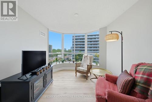 606 - 442 Maple Ave. Avenue, Burlington, ON - Indoor Photo Showing Other Room