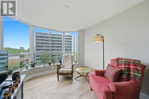606 - 442 Maple Ave. Avenue, Burlington, ON - Indoor