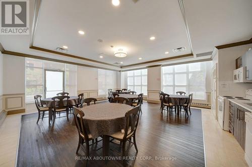 606 - 442 Maple Ave. Avenue, Burlington, ON - Indoor Photo Showing Dining Room