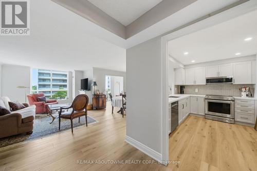 606 - 442 Maple Ave. Avenue, Burlington, ON - Indoor