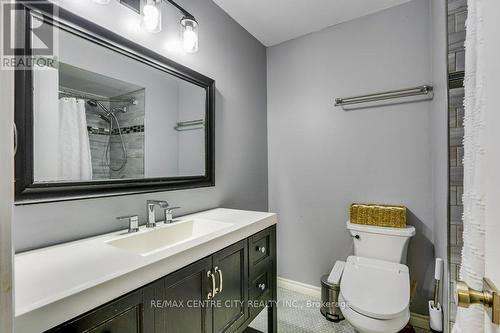 118 - 700 Osgoode Drive, London South (South Y), ON - Indoor Photo Showing Bathroom