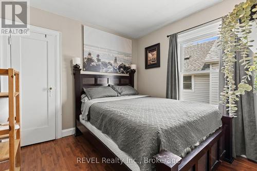 217 Niagara Street N, St. Catharines (Facer), ON - Indoor Photo Showing Bedroom