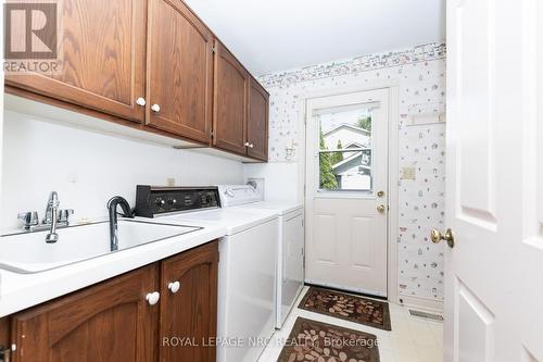 35 Garrison Village Drive, Niagara-On-The-Lake (Town), ON - Indoor Photo Showing Laundry Room