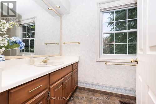 35 Garrison Village Drive, Niagara-On-The-Lake (Town), ON - Indoor Photo Showing Bathroom