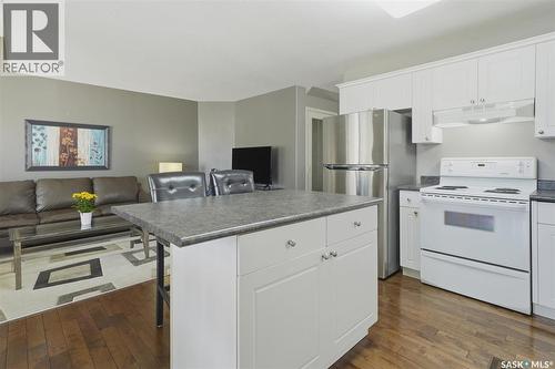 105 615 Mcwillie Avenue, Saskatoon, SK - Indoor Photo Showing Kitchen