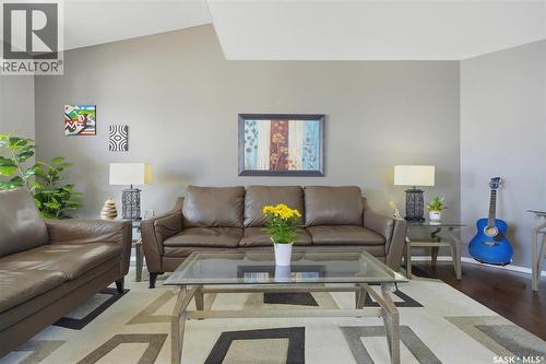 105 615 Mcwillie Avenue, Saskatoon, SK - Indoor Photo Showing Living Room