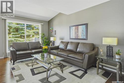 105 615 Mcwillie Avenue, Saskatoon, SK - Indoor Photo Showing Living Room