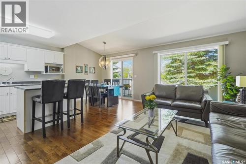 105 615 Mcwillie Avenue, Saskatoon, SK - Indoor Photo Showing Living Room