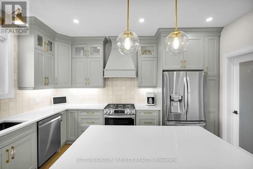 Lot 13 Hardy Drive, Strathroy-Caradoc (Se), ON - Indoor Photo Showing Kitchen With Stainless Steel Kitchen With Upgraded Kitchen