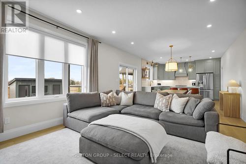 Lot 13 Hardy Drive, Strathroy-Caradoc (Se), ON - Indoor Photo Showing Living Room