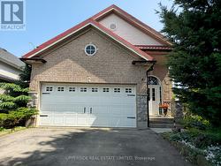 4 KINGSLEY ROAD S Halton Hills, ON L7J 2Z5
