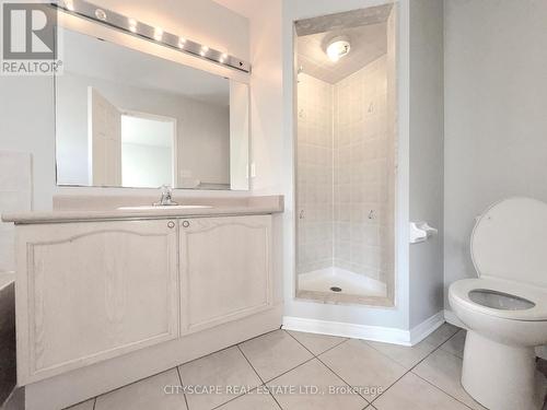 Primary Bedroom - 4pc Bathroom - 68 Vintage Gate, Brampton, ON - Indoor Photo Showing Bathroom