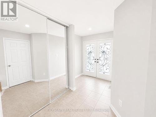 Foyer - 68 Vintage Gate, Brampton, ON - Indoor Photo Showing Other Room
