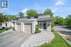 1270 GAINSBOROUGH Drive Unit# 35 Oakville, ON M9A 0E1