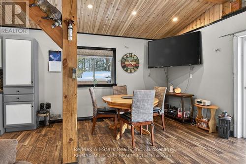 28 Pine Ridge Road, Kawartha Lakes (Norland), ON - Indoor Photo Showing Dining Room