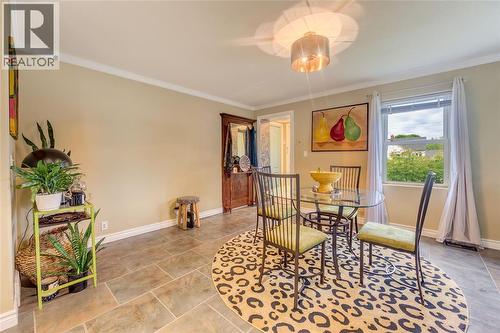 333 Cameron Street, Sarnia, ON - Indoor Photo Showing Dining Room