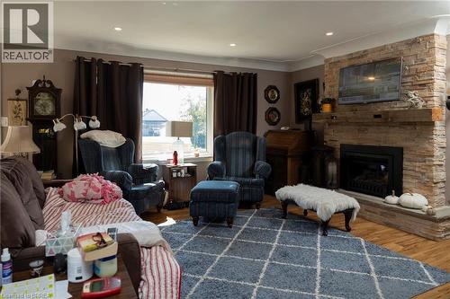 206 King Street, Burford, ON - Indoor Photo Showing Living Room With Fireplace