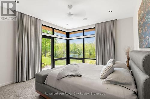 164 Hume Road, Puslinch, ON - Indoor Photo Showing Bedroom