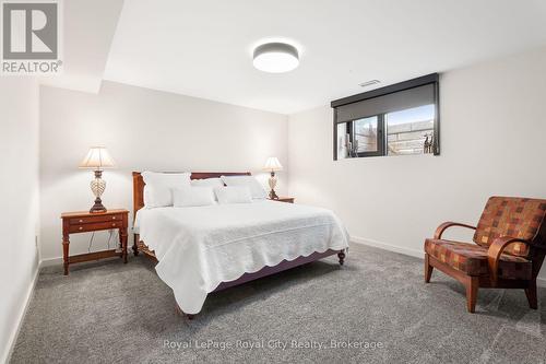 164 Hume Road, Puslinch, ON - Indoor Photo Showing Bedroom
