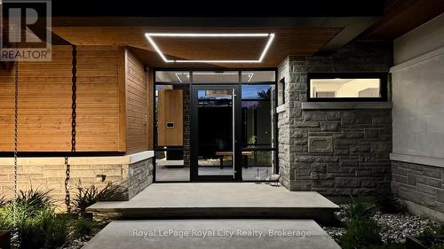 164 Hume Road, Puslinch, ON - Outdoor With Exterior