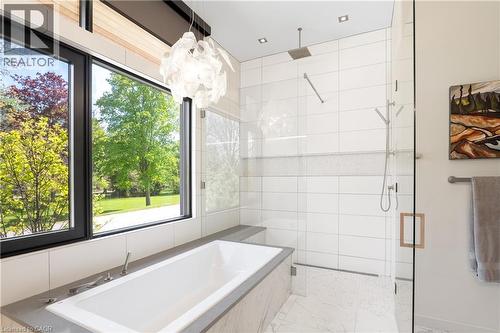164 Hume Road, Puslinch, ON - Indoor Photo Showing Bathroom