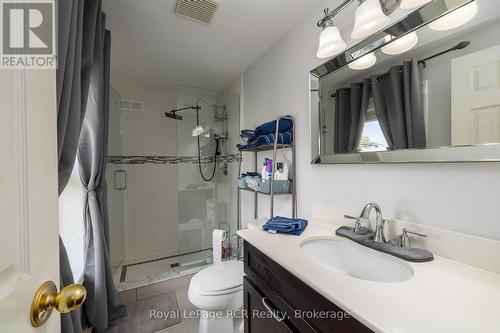 2 Highland Drive, Grey Highlands, ON - Indoor Photo Showing Bathroom