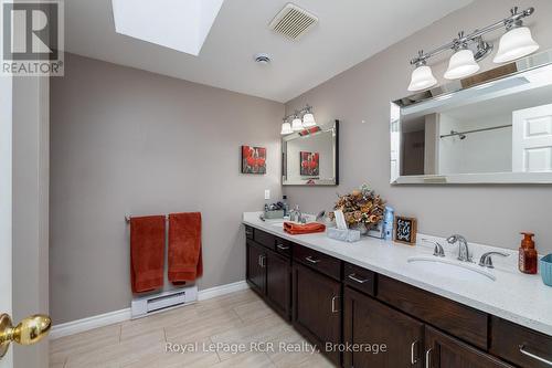 2 Highland Drive, Grey Highlands, ON - Indoor Photo Showing Bathroom