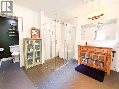 87 Angle Street, Kitimat, BC - Indoor Photo Showing Bathroom