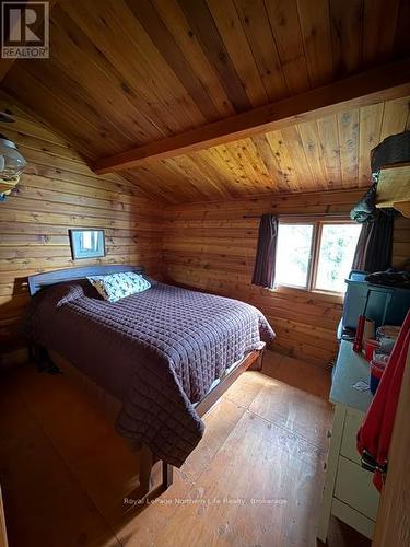 10433 Rabbit Lake, Temagami, ON - Indoor Photo Showing Bedroom