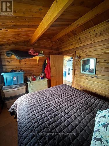 10433 Rabbit Lake, Temagami, ON - Indoor Photo Showing Bedroom