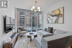 613 - 98 LILLIAN STREET  Toronto, ON M4S 0A5