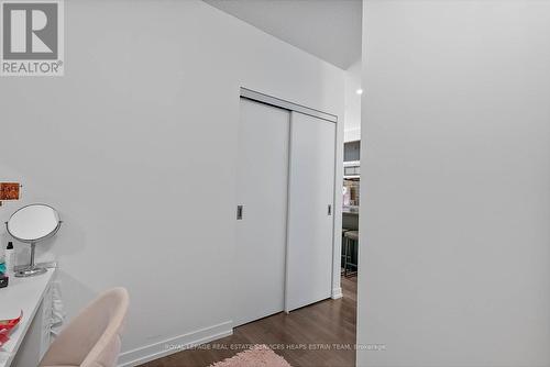 613 - 98 Lillian Street, Toronto, ON - Indoor Photo Showing Other Room