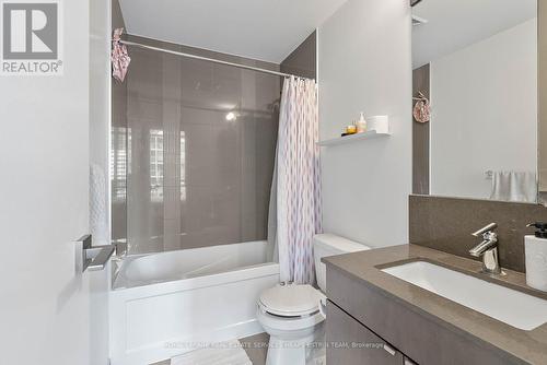 613 - 98 Lillian Street, Toronto, ON - Indoor Photo Showing Bathroom