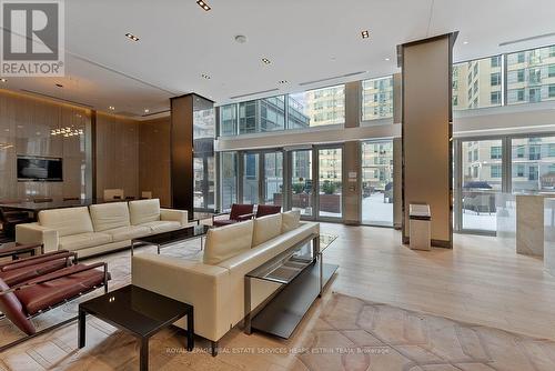 613 - 98 Lillian Street, Toronto, ON - Indoor