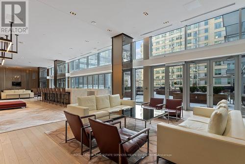 613 - 98 Lillian Street, Toronto, ON - Indoor