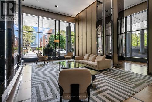 613 - 98 Lillian Street, Toronto, ON - Indoor