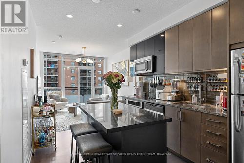 613 - 98 Lillian Street, Toronto, ON - Indoor Photo Showing Kitchen With Upgraded Kitchen