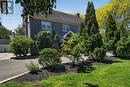 Huge driveway- exit on Main St E or Park S. - 260 Main Street E, Grimsby (Grimsby East), ON  - Outdoor 