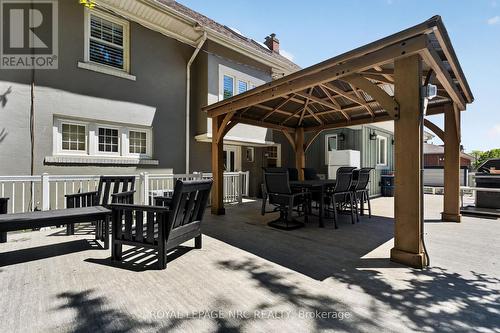 Dine al fresco the shade. - 260 Main Street E, Grimsby (Grimsby East), ON - Outdoor With Deck Patio Veranda