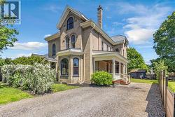 18 HAWARDEN Avenue Brantford, ON N3T 4H3