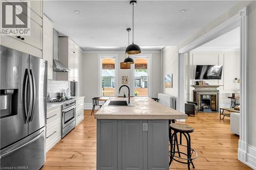 18 Hawarden Avenue, Brantford, ON - Indoor Photo Showing Kitchen With Upgraded Kitchen